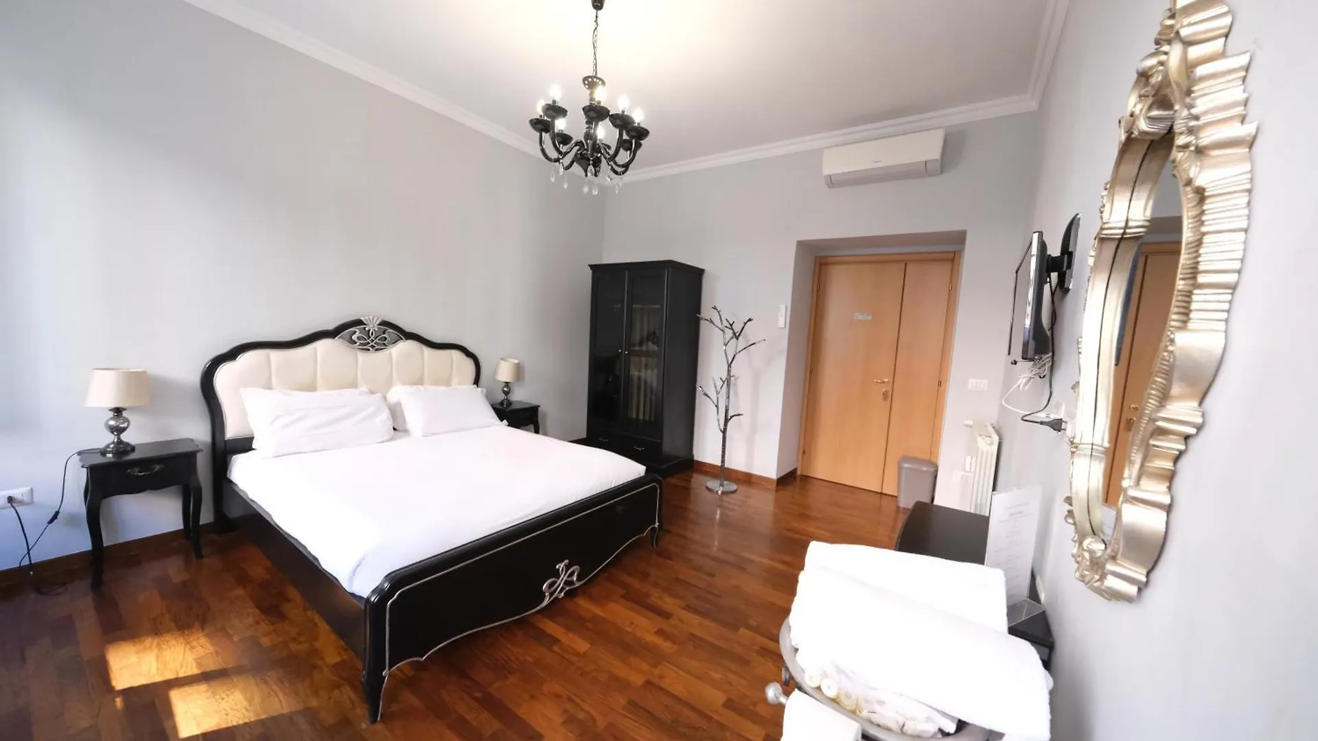 Roman Forum Holiday Termini Hotel 2*, Rome