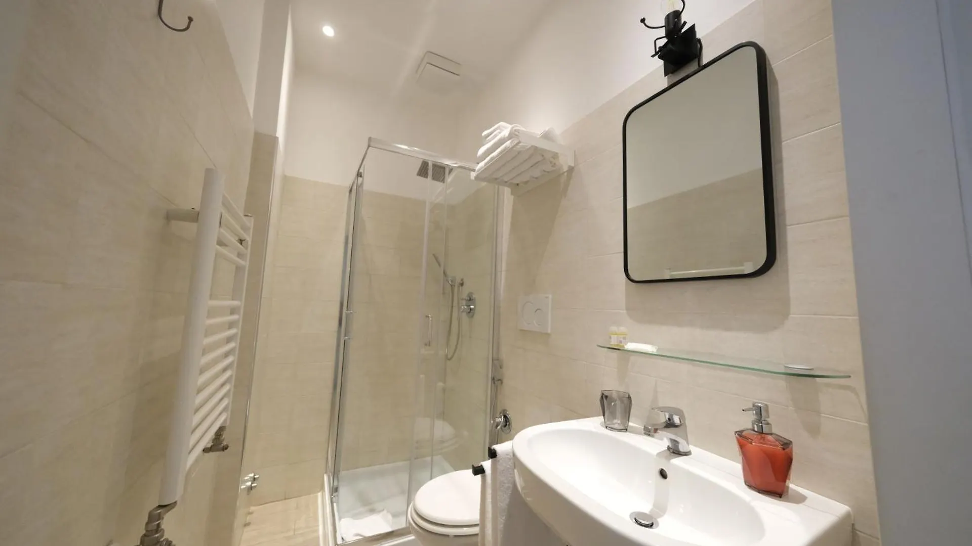 Roman Forum Holiday Termini Hotel Guest house Rome