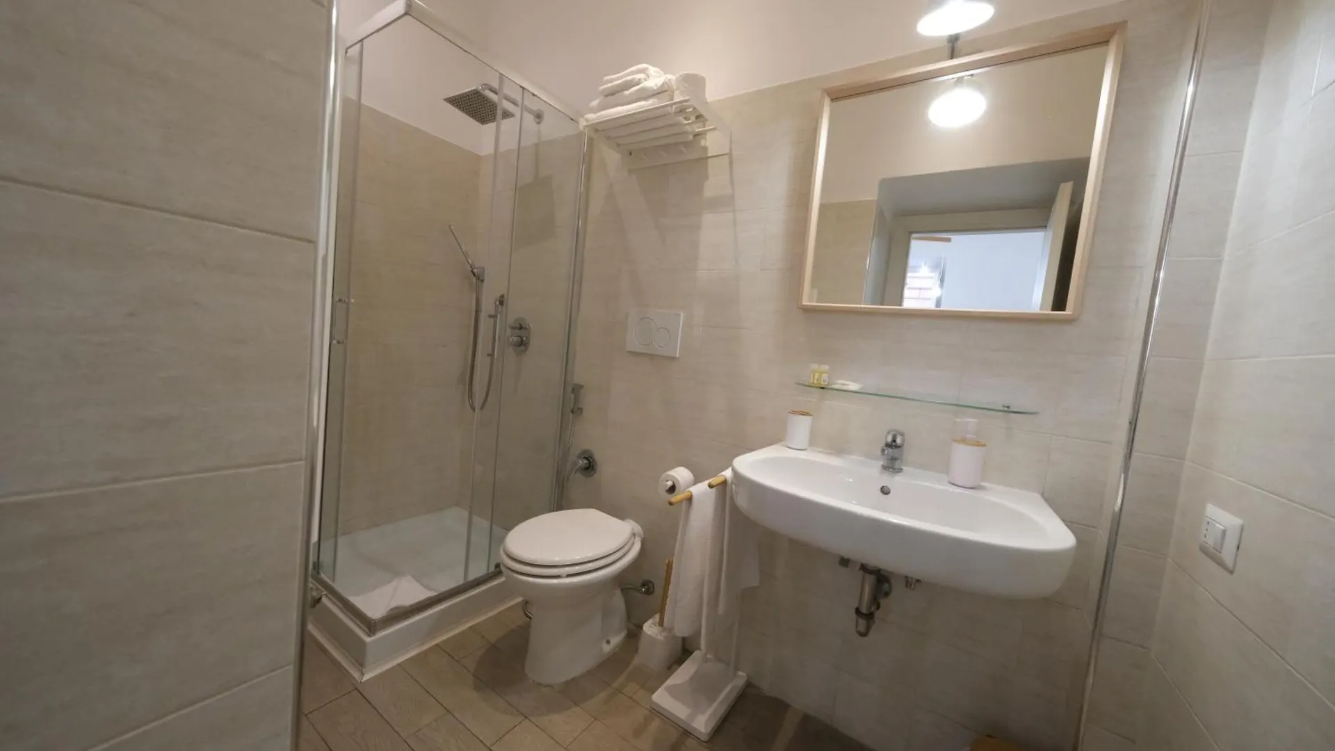 Roman Forum Holiday Termini Hotel Guest house